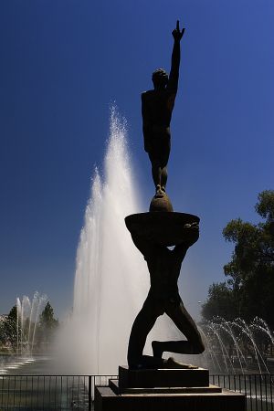 Fountain Santiago 52Mb.jpg